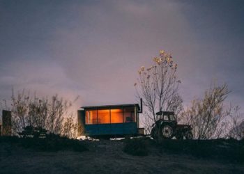 Mobiler Saunawagen beim Lutzschwefelbad in Buchboden, Großes Walsertal (c) www.Kompott.io