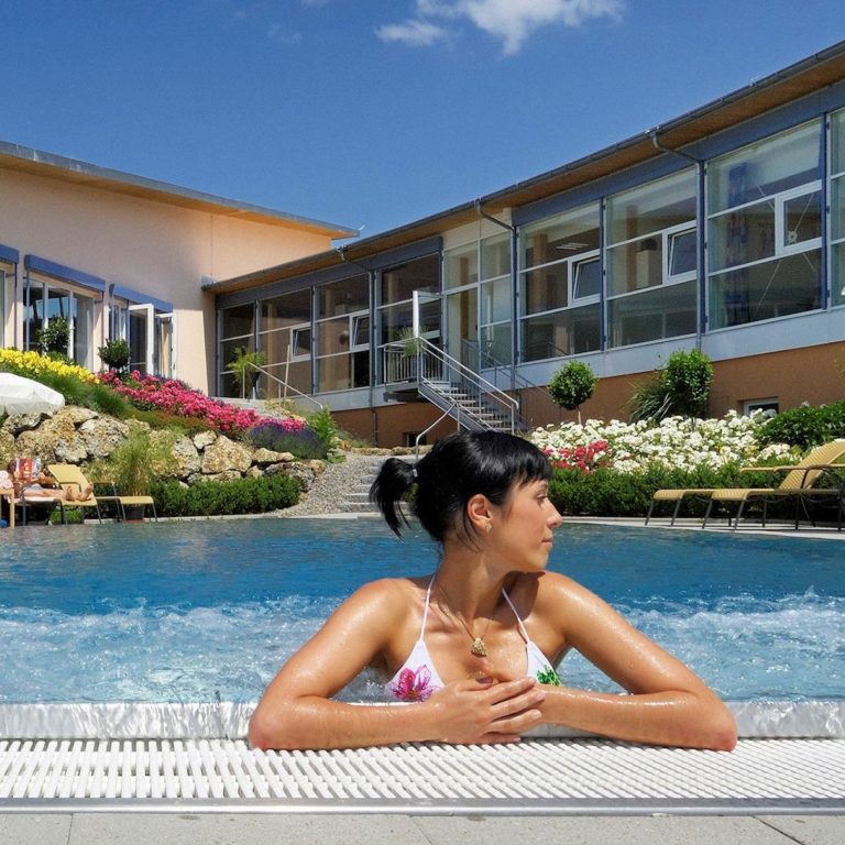 Wellnesshotel Vitalhotel Quellengarten Lingenau - Außenpool