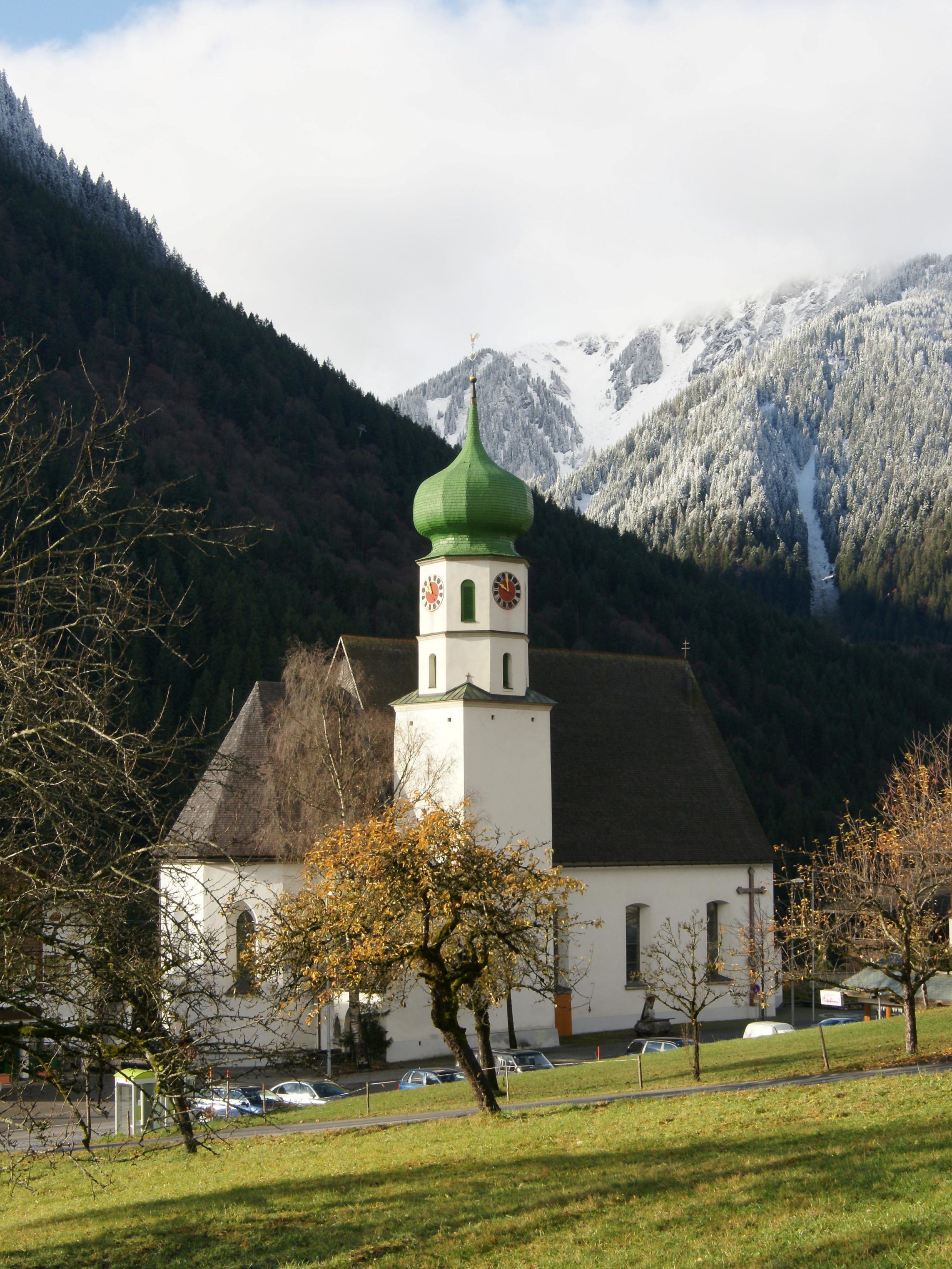 Sankt Gallenkirch, Katholische Pfarrkirche Heiliger Gallus mit Friedhof