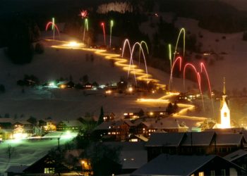 Fackellauf bei Nacht, Schwarzenberg, Bregenzerwald (c) Schwarzenberg Tourismus