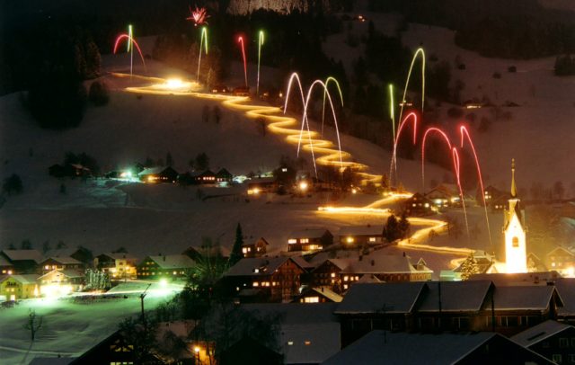 Fackellauf bei Nacht, Schwarzenberg, Bregenzerwald (c) Schwarzenberg Tourismus