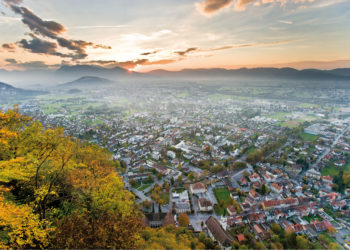 Hohenems, Stadterlebnis, Städtetrip, Blick vom Schloßberg Richtung Oberland (c) walser-image.com