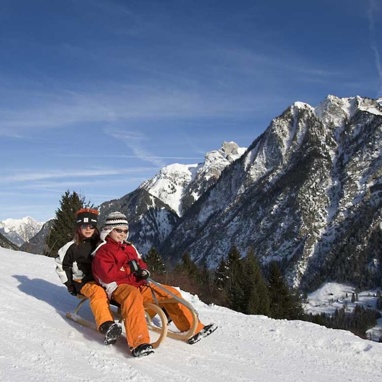 Rodelsafari Brandnertal (c) Dietmar Walser / Alpenregion Bludenz Tourismus GmbH