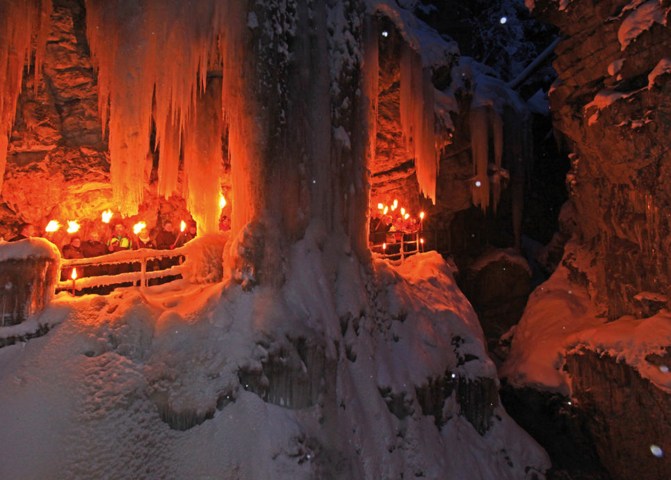 Winterzauber abseits der Pisten, Fackelwanderung im Kleinwalsertal © Kleinwalsertal Tourismus eGen