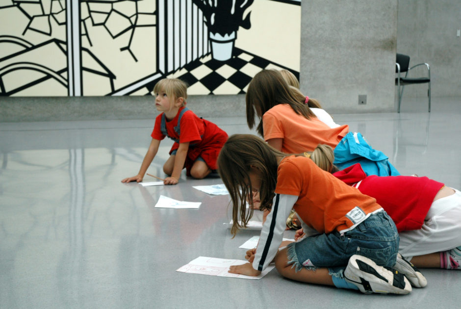 Veranstaltung für Kinder: bei einem Kunst-Vermittlungs-Workshop im Kunsthaus Bregenz