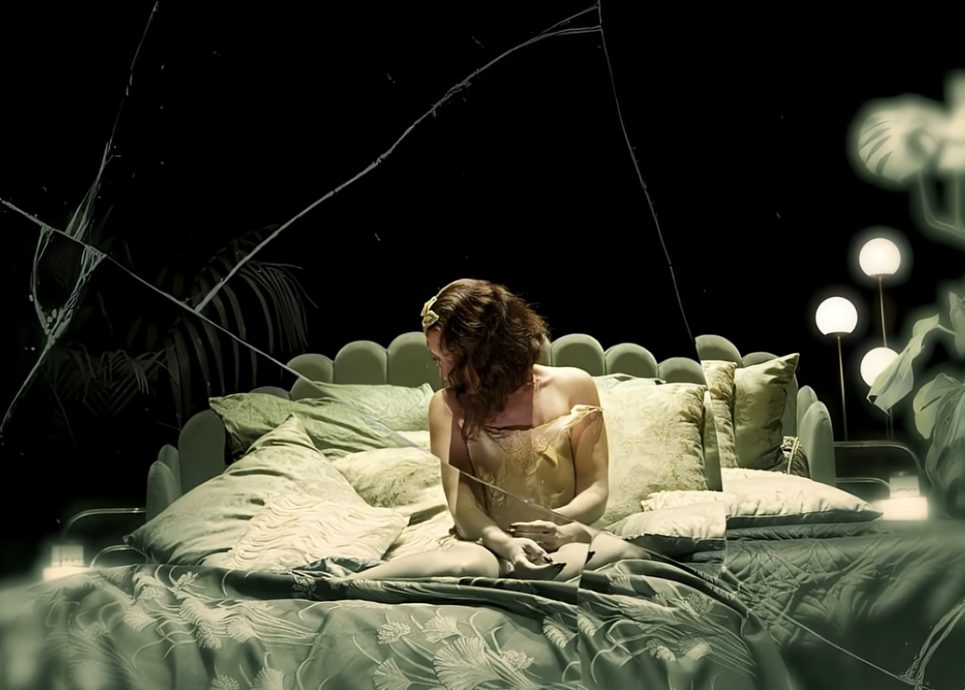 Screenshot vom Trailer zu La traviata auf der Seebühne der Bregenzer Festspiele 2026 und 2027