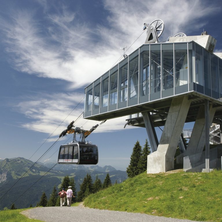 Wandern mit der Seilbahn, Sommerbergbahnen, Bezau Bergstation (c) Seilbahn Bezau / Vorarlberg Tourismus