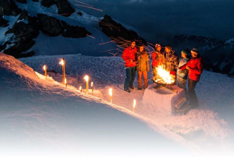 Im Iglu übernachten, Fackelwanderung (c) Montafon Tourismus-GmbH