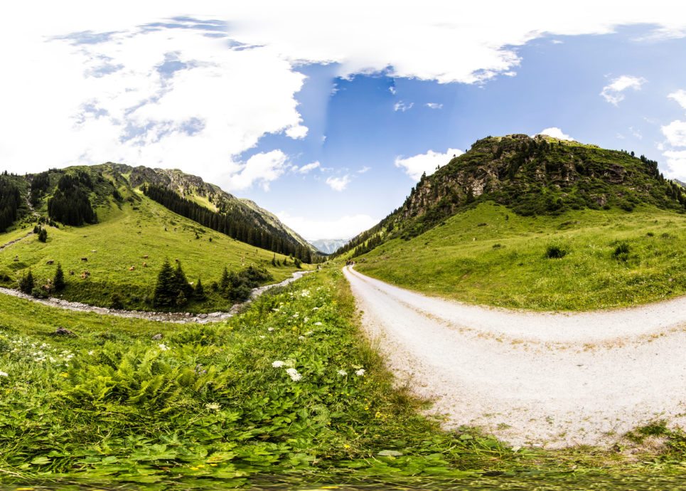 Am Wanderweg zur Alpe Garnera Montafon 2 (c) Joachim Negwer / Vorarlberg Tourismus GmbH