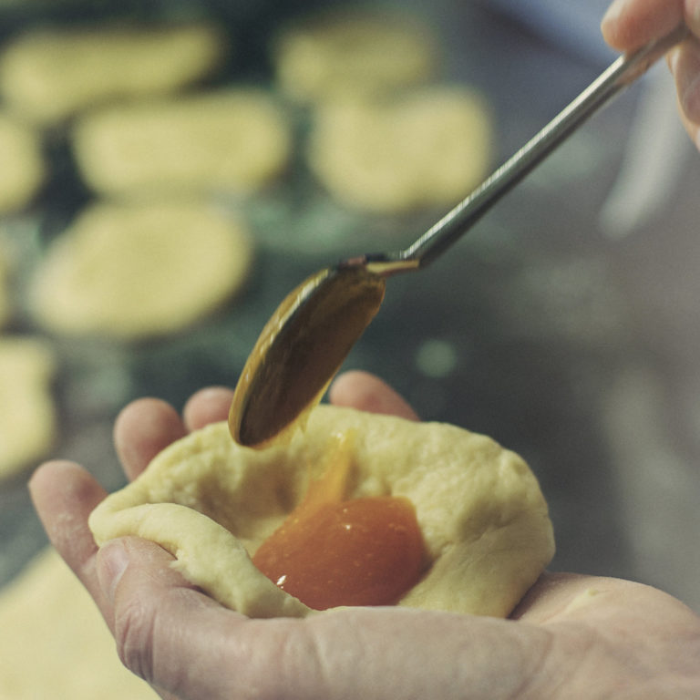 Buchteln - Kochen mit Frau Kaufmann im Bregenzerwald © Markus Gmeiner / Vorarlberg Tourismus GmbH