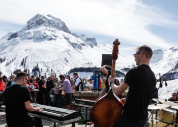 Tanzcafe Arlberg, Apres Ski Vorarlberg, Live Musik, Sonnenski (c) Bernadette Otter, Lech Zürs Tourismus