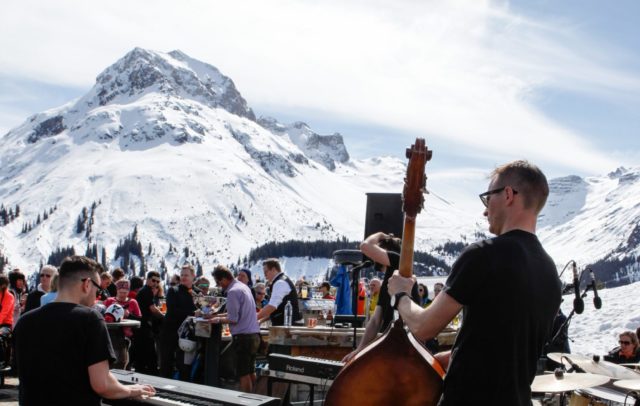Tanzcafe Arlberg, Apres Ski Vorarlberg, Live Musik, Sonnenski (c) Bernadette Otter, Lech Zürs Tourismus