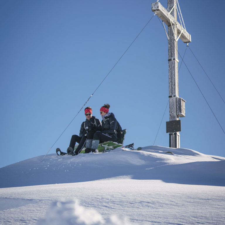 Gipfelrast Schneeschuhtour Sonnenkopf zum Muttjoechle © Dietmar Denger / Vorarlberg Tourismus