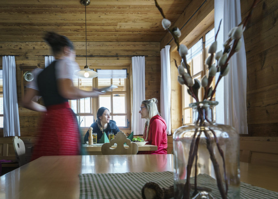 Kulinarisch Wandern Gasthaus Egender Schoenenbach © Dietmar Denger / Vorarlberg Tourismus