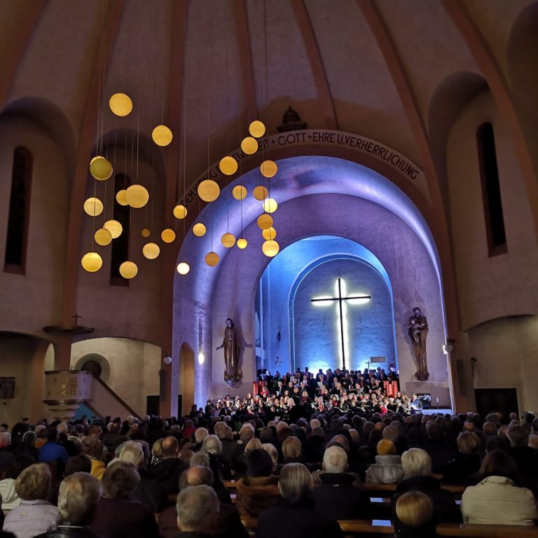 Adventkonzert Bludenz, Chor Choerig in der Pfarkirche, Weihnachtskonzerte und Neujahrskonzerte in Vorarlberg