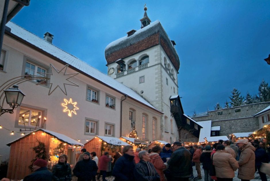 Weihnachtsmarkt Bregenz Oberstadt, Martinsturm, Wintertipps (c) Roman Horner, Vorarlberg Tourismus GmbH