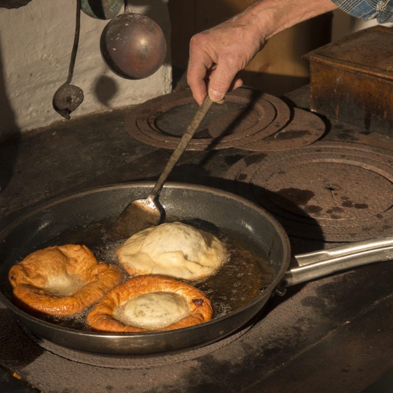 Funkaküachle choux pastry © Patrick Säly / Montafon Tourismus GmbH, Schruns