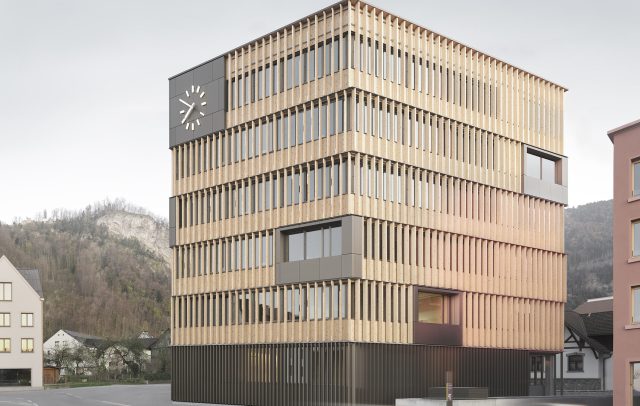 Neues Rathaus Hohenems, Holzbau Außenansicht