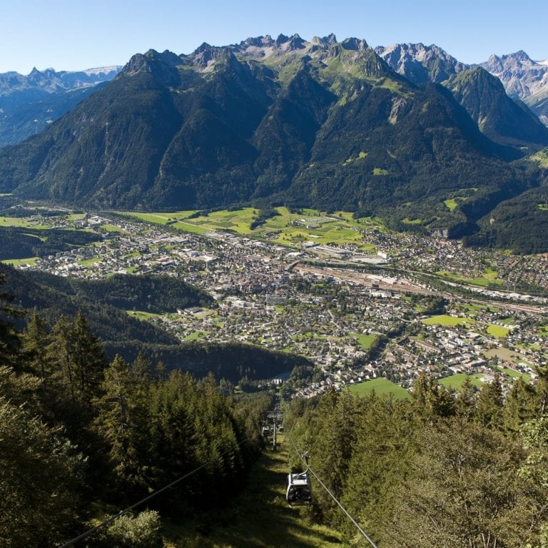 Blick auf Bludenz vom Muttersberg (c) Carola Eugster - Bludenz Stadtmarketing GmbH