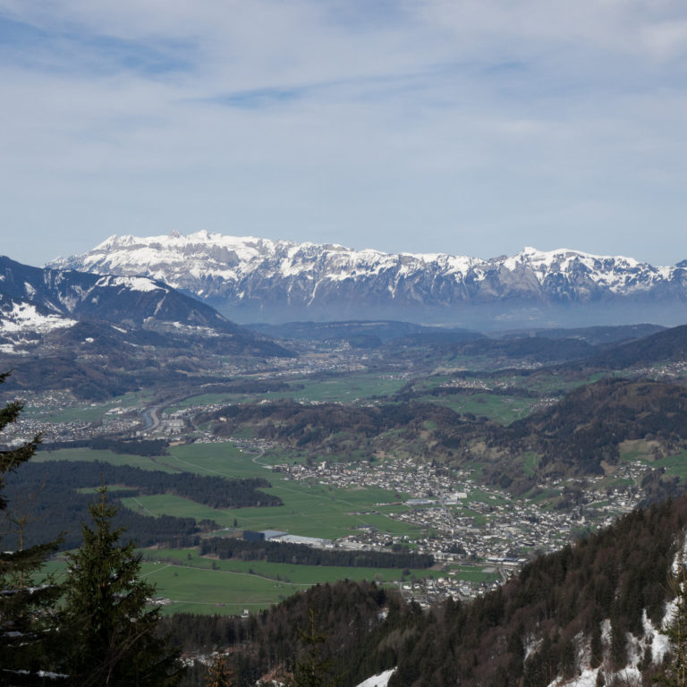 Wandern Muttersberg-Bludenz-Walgau im Frühling (c) Verena Hetzenauer-Vorarlberg Tourismus