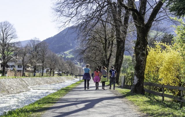Spaziergang am Litzdamm im Frühling © Agnes Ammann undefined