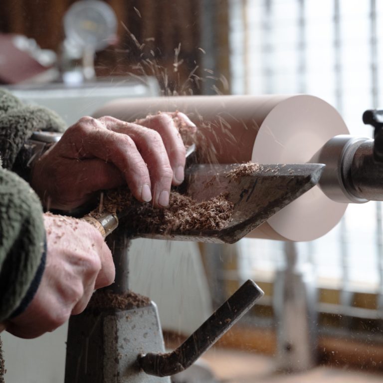 Strolz Leuchten, Handwerk (c) Marco Bertolini