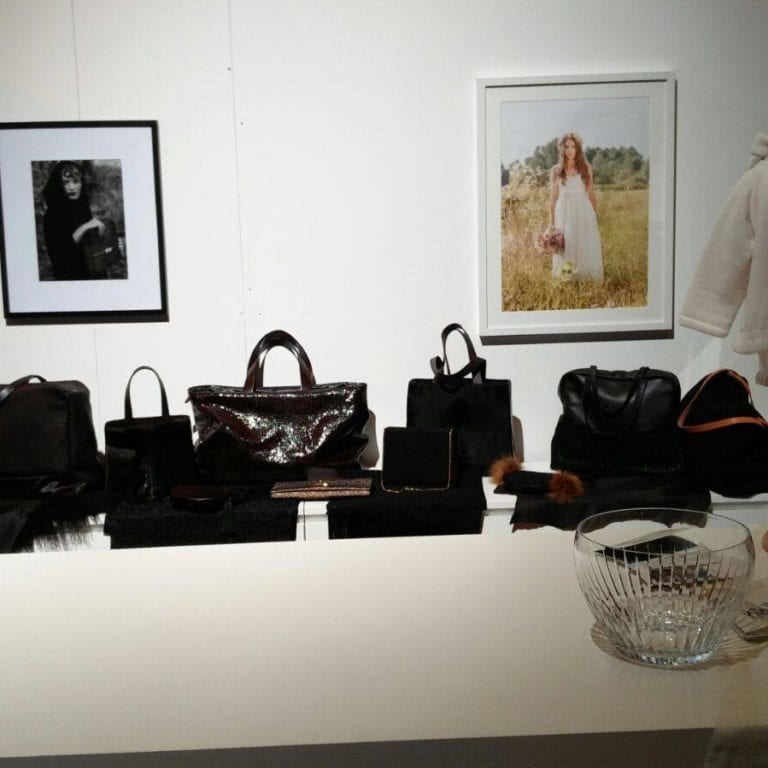 Josefine Taschen, Feine Stickereien und Spitze, Souvenir Vorarlberg (c) Josefine by Daniela Hofer