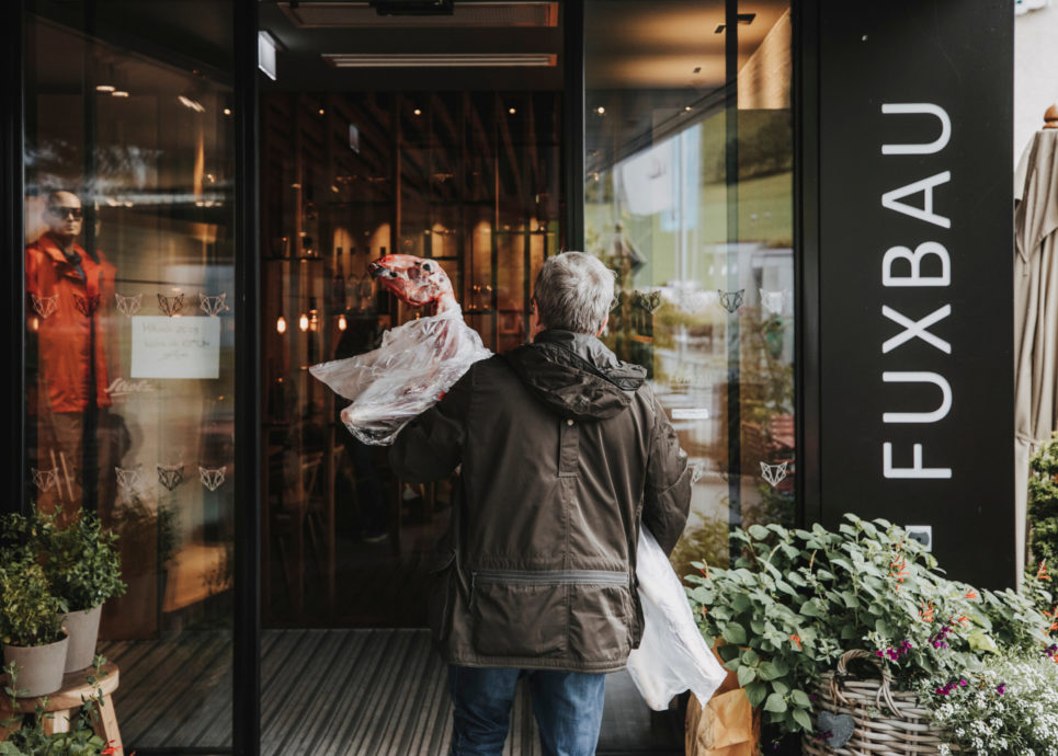 Anlieferung Lamm Montafoner Steinschaf Fuxbau Stuben © Angela Lamprecht / Vorarlberg Tourismus