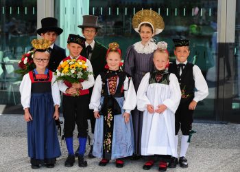 Vorarlberger Landestrachtenverband, verschiedene Trachten auf einen Blick (c) Trachtenverband