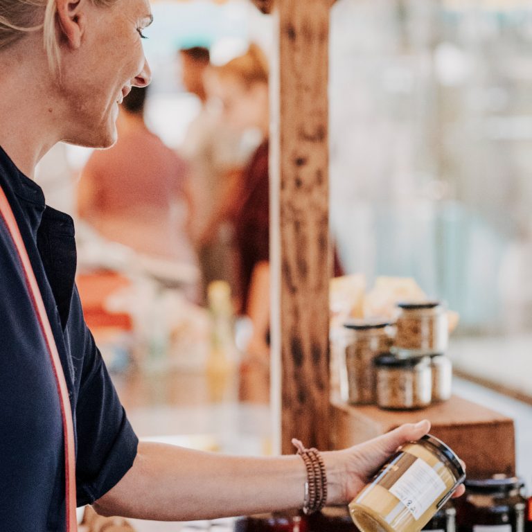 Einkauf am Wochenmarkt in Dornbirn © Angela Lamprecht / Vorarlberg Tourismus