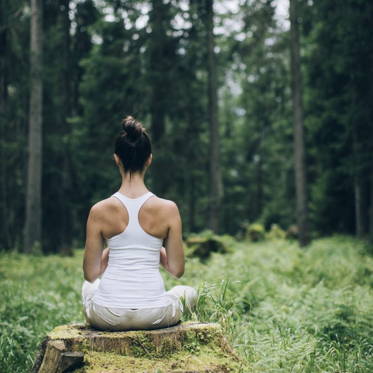 Yoga am Berg in Lech Zürs am Arlberg © Daniel Zangerl / Lech Zürs Tourismus