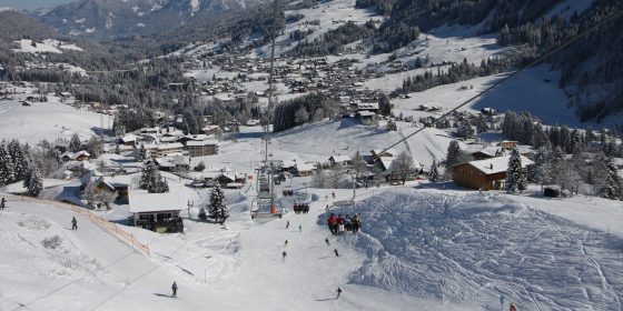 Blick auf Hirschegg, Wintertipps @ Oberstdorf Kleinwalsertal Bergbahnen