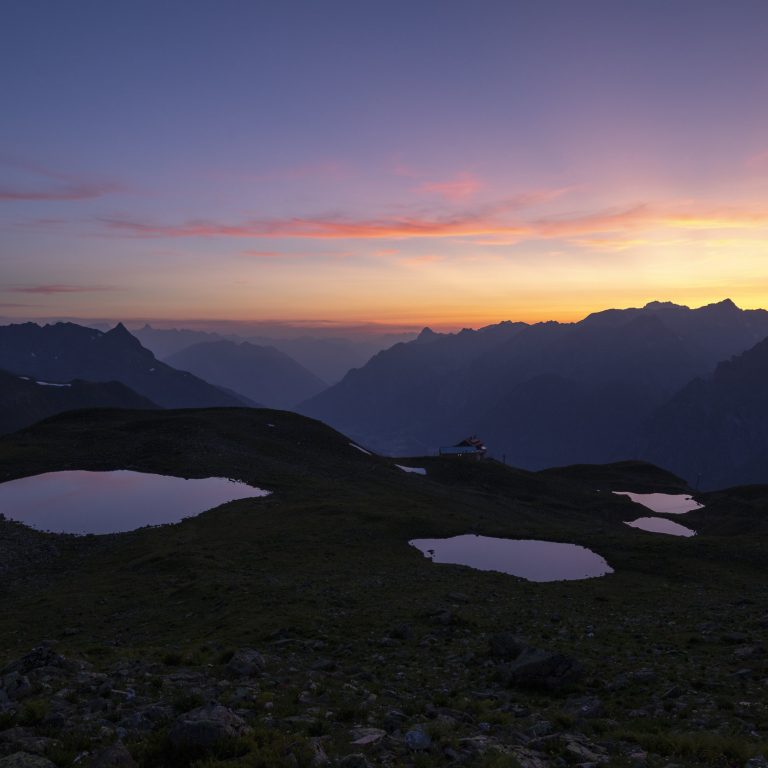 Sonnenuntergang-Kaltenbergsee © Lucas Tiefenthaler / Vorarlberg Tourismus