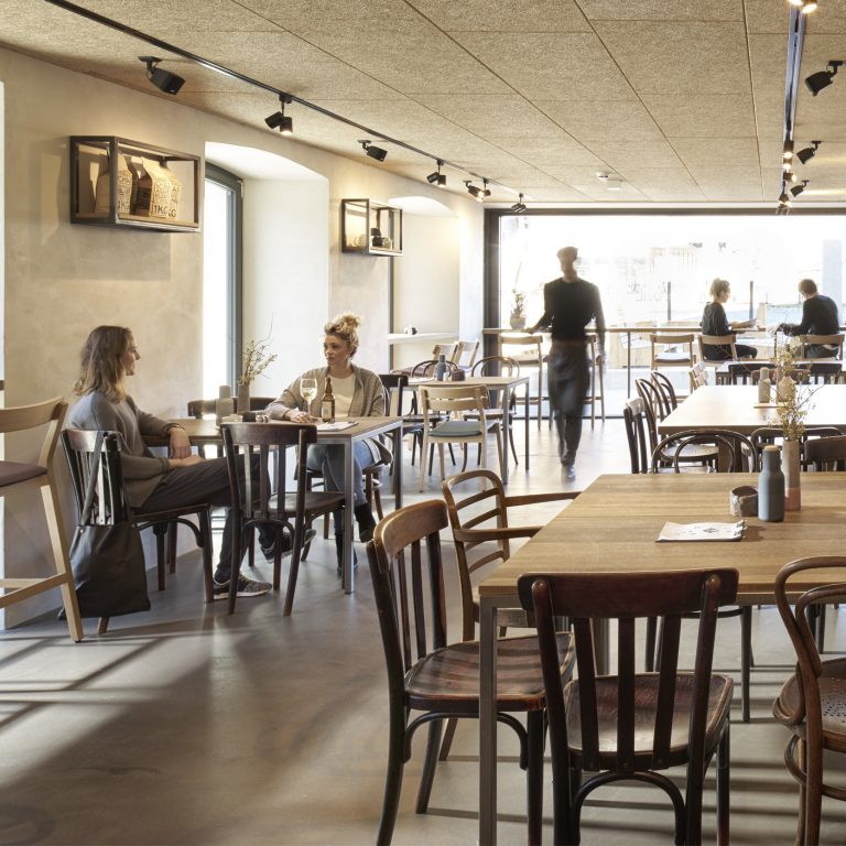 Hotel Bären Mellau_Cafe Deli © Adolf Bereuter null