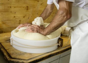 Käseproduktion im Bregenzerwald © Rupert Mühlbacher - Vorarlberg Tourismus