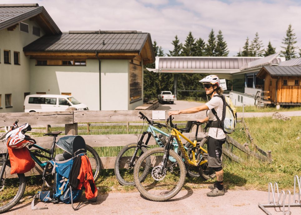 Alpengasthof Muttersberg mit Bike © Kirstin Tödtling / Vorarlberg Tourismus