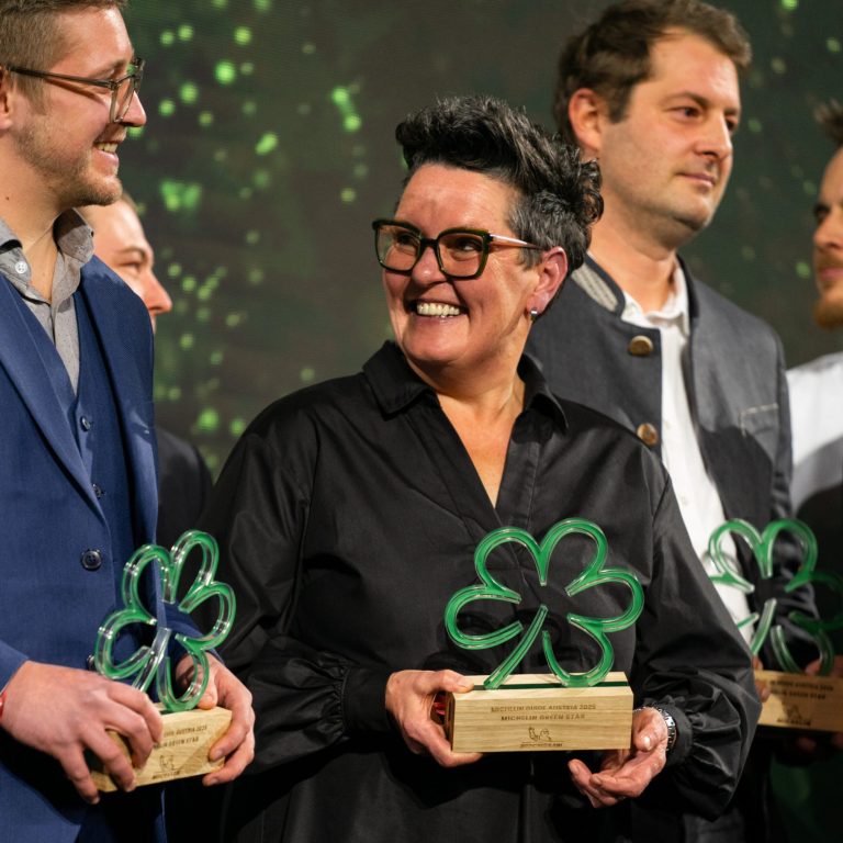 Guide MICHELIN Ceremony Event - Franziska Hiller, im Hintergrund Felix Groß © Levi Renger / Österreich Werbung