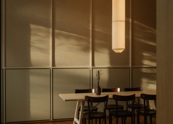 Foyer des Stadthotels Kleiner Löwe, am Kornmarktplatz in Bregenz. Architektur: Herzog & de Meuron