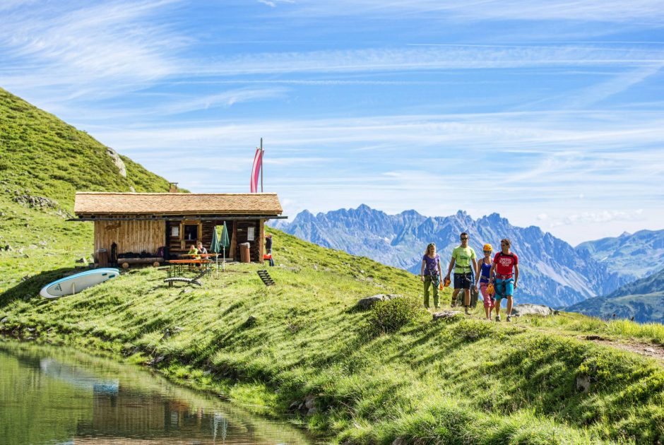 Erlebniprogramm BergePLUS, Wanderer im Silvretta-Gebiet im Montafon im Sommer