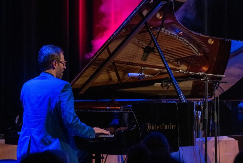 David Helbock am Piano mit Random-Control beim Festival jazzambach in Götzis